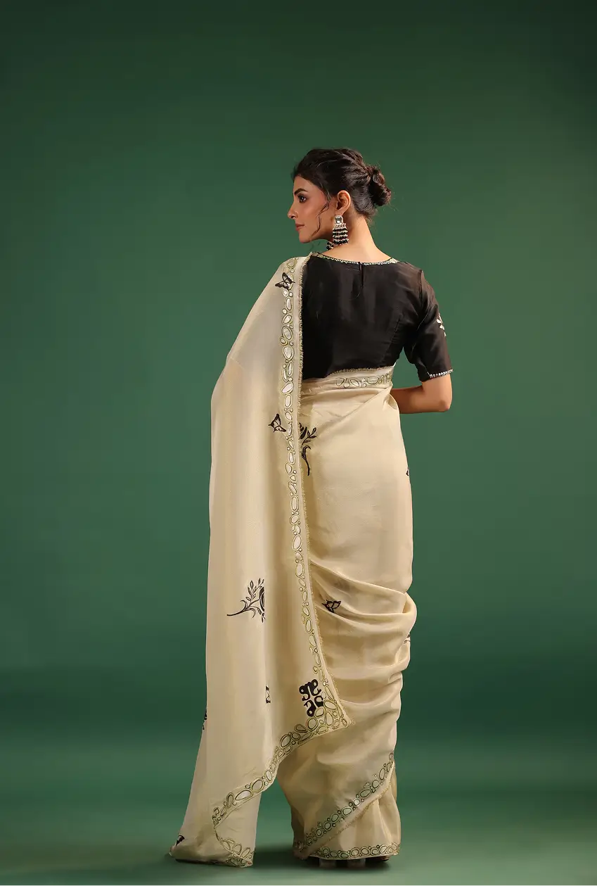 THE BLACK ROSES JEWELS