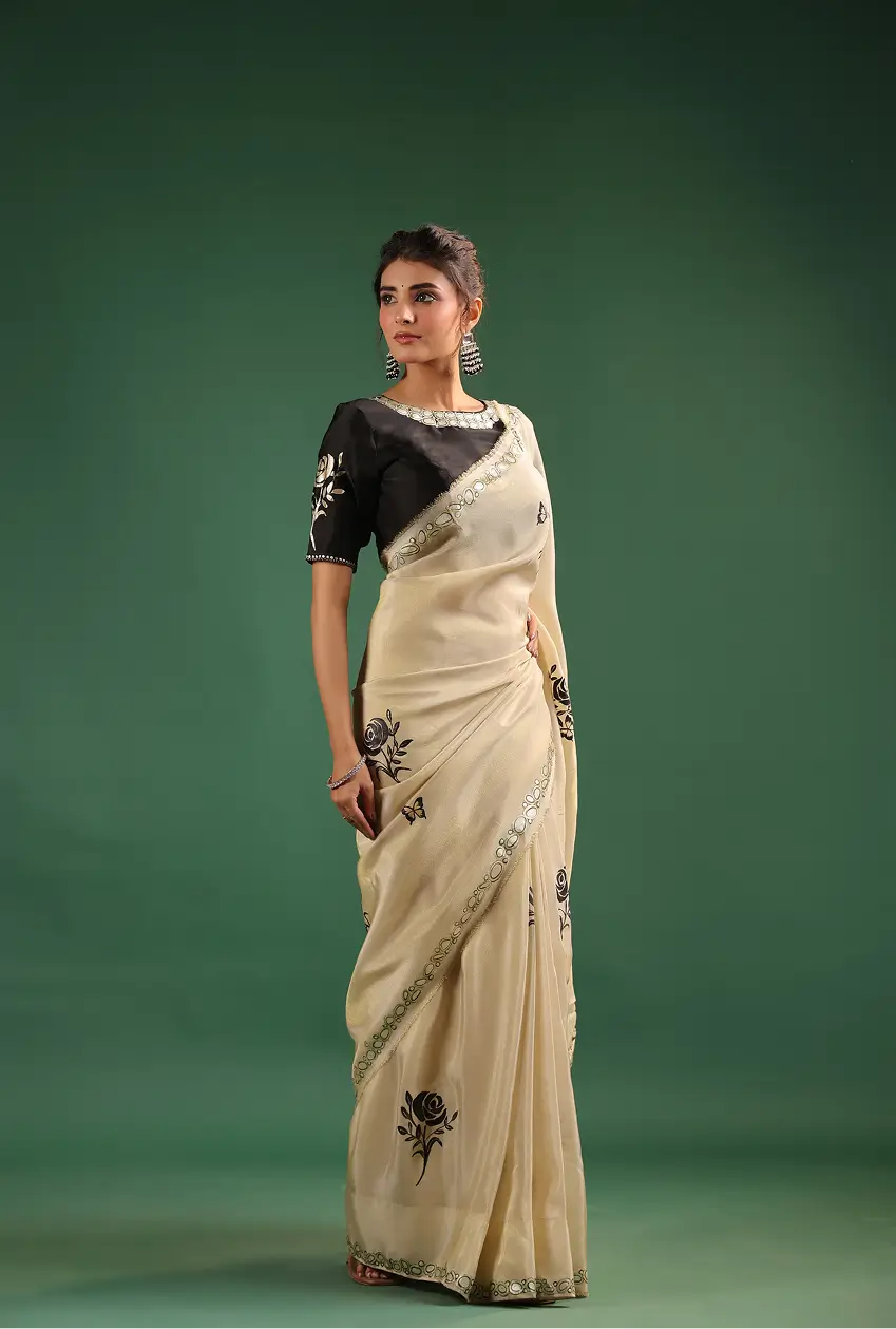 THE BLACK ROSES JEWELS